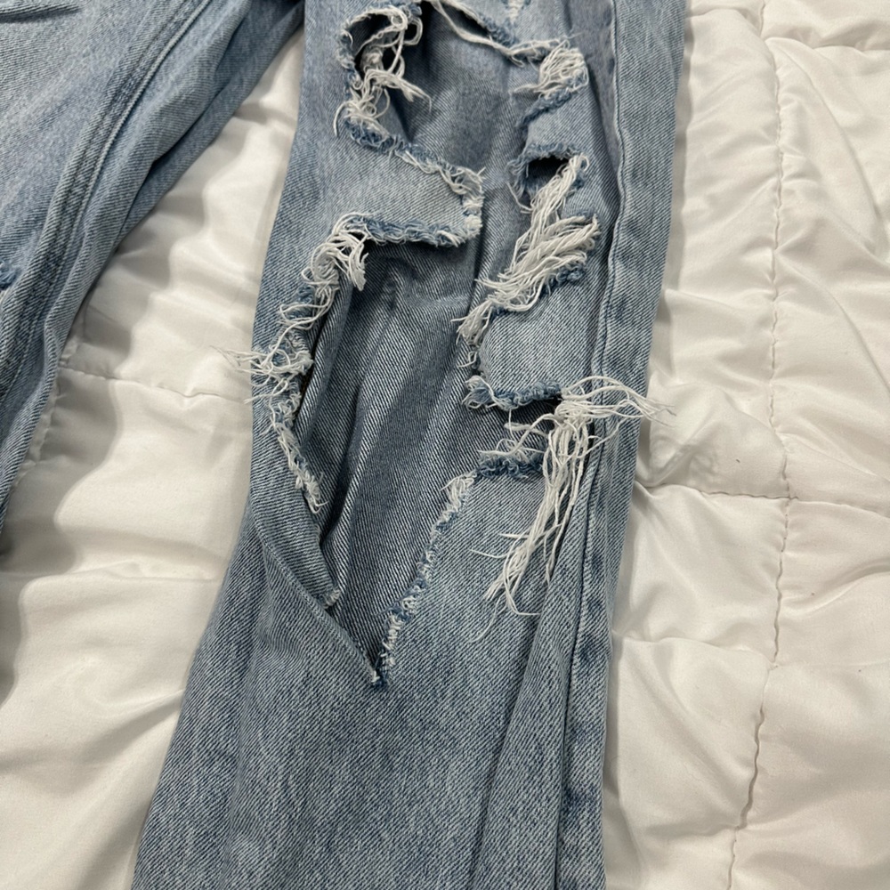 Light Indigo Ripped '90s Boyfriend Jeans - Picture 3 of 7